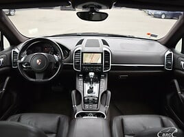 Porsche Cayenne A/T 2010 г