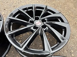 Seat Siunciam, 8J ET37 light alloy R18 rims