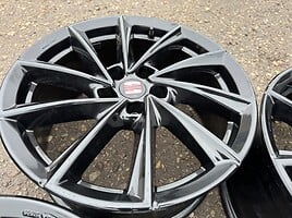 Seat Siunciam, 8J ET37 light alloy R18 rims