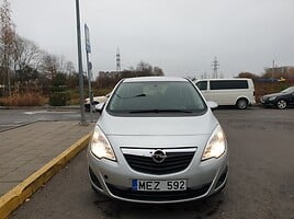 Opel Meriva 2011 y Hatchback