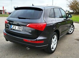 Audi Q5 2010 y Off-road / Crossover