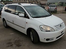 Toyota Avensis Verso 2001 y Van