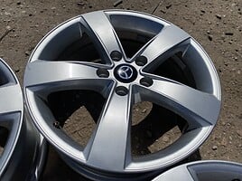 Mazda Siunciam, 7J ET50 light alloy R17 rims