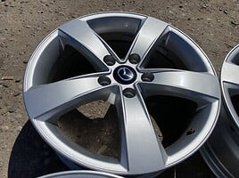 Mazda Siunciam, 7J ET50 light alloy R17 rims