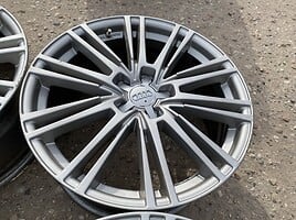 Audi Siunciam, 8.5J ET45 light alloy R19 rims