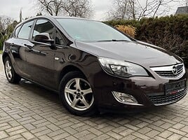 Opel Astra 2012 y Hatchback