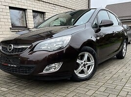 Opel Astra 2012 y Hatchback