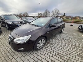 Opel Astra Hečbekas 2012