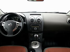 Nissan Qashqai 2008 г Внедорожник / Кроссовер