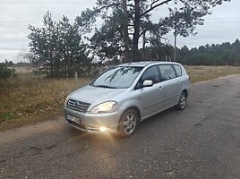 Toyota Avensis Verso 2001 г Минивэн