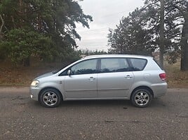 Toyota Avensis Verso 2001 г Минивэн