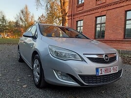 Opel Astra IŠSIMOKĖTINAI Universalas 2012