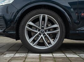 Audi Q7 2016 г Внедорожник / Кроссовер