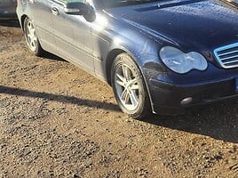 Mercedes-Benz 220 2003 г Седан