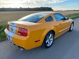 Ford Mustang V 2008 г