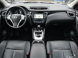 Nissan Qashqai FWD A/T 2015 m