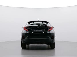 Toyota C-HR 2020 г Внедорожник / Кроссовер