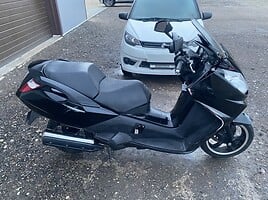 Peugeot Satelis 2008 y Scooter / moped