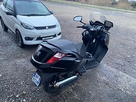 Peugeot Satelis 2008 y Scooter / moped