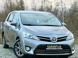 Toyota Verso 2015 г Минивэн