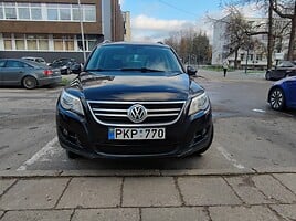 Volkswagen Tiguan 2010 г Внедорожник / Кроссовер