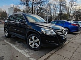 Volkswagen Tiguan 2010 г Внедорожник / Кроссовер