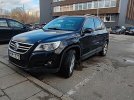 Volkswagen Tiguan 2010 г Внедорожник / Кроссовер