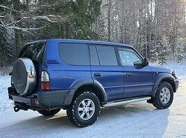 Toyota Land Cruiser J100 2001 y