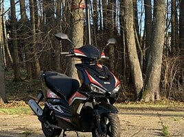 Mash Fifty 2022 y Scooter / moped