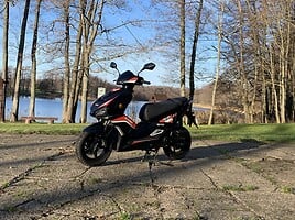 Mash Fifty 2022 y Scooter / moped