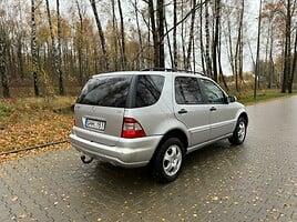 Mercedes-Benz ML 270 2002 y Off-road / Crossover