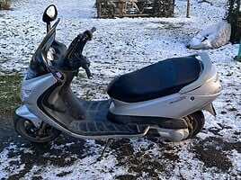 Peugeot Elyseo 2010 y Scooter / moped