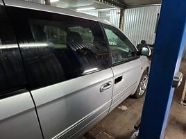 Chrysler Grand Voyager IV 2004 y parts