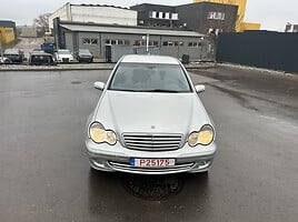 Mercedes-Benz 220 2006 г Седан