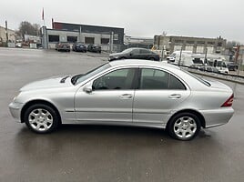 Mercedes-Benz 220 2006 г Седан