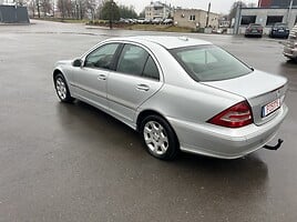 Mercedes-Benz 220 2006 г Седан