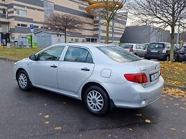 Toyota Corolla 2009 г Седан