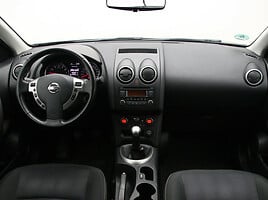 Nissan Qashqai 2011 y Off-road / Crossover