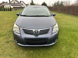 Toyota Avensis 2010 г Универсал