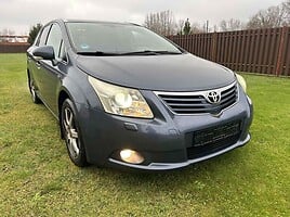 Toyota Avensis 2010 г Универсал