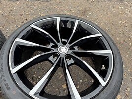 Skoda Siunciam, 8J ET45 light alloy R19 rims