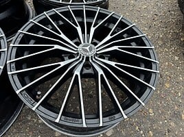 Mercedes-Benz Siunciam, 8J ET48 light alloy R18 rims