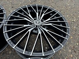 Mercedes-Benz Siunciam, 8J ET48 light alloy R18 rims