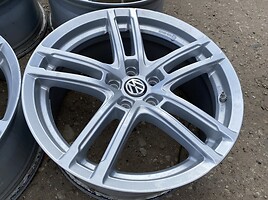 Volkswagen Siunciam, 8J ET30 light alloy R18 rims