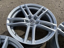 Volkswagen Siunciam, 8J ET30 light alloy R18 rims