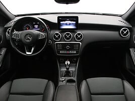 Mercedes-Benz A 180 2018 y Hatchback