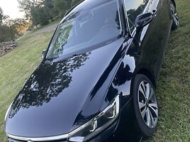 Volkswagen Passat B8 2017 y