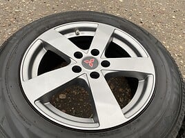 Mitsubishi Siunciam, 7J ET40 light alloy R17 rims