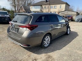 Toyota Auris 2016 y Wagon