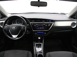 Toyota Auris 2013 y Hatchback